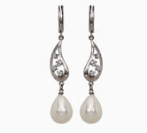 Earrings With pearls 57086910